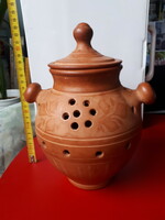 Garlic container. It was made in 2005 by József Nagy, a potter from Nádudvari