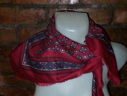 Thin woolly scarf 67x67cm