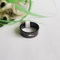 New black ring with shark pattern - usa 8 / eu 57 / ø18mm