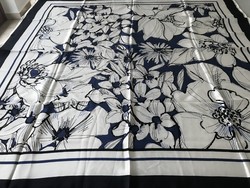 Lucia selyemkendő stilizált virágokkal, 88 x 88 cm