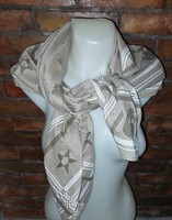 Divided women's scarf 92x92cm
