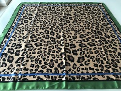 Shawl with an ocelot pattern with an emerald green frame, 70 x 70 cm