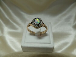 Antik arany karmazált gyűrű opállal és gyémántokkal