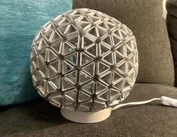 Custom-made tetra origami table lamp