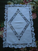 49 X 32 cm. Art Nouveau handmade vert lace, embroidered tablecloth, centerpiece, napkin.