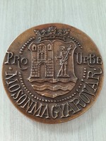 Mosonmagyaróvár pro urbe bronze plaque with coat of arms French / 1960-/ ?