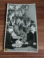 Régi fotó, gyerekek, karácsonyfa, 1957. december 31. méret: 13,5 cm x 8 cm