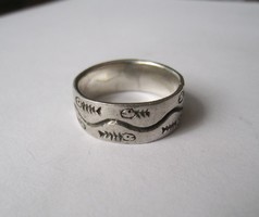 Retró ezüst gyűrű halcsontváz mintákkal