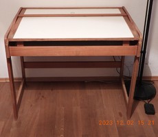 (IKEA?) gyerek íróasztal eladó