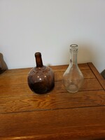 2 vases, one brown, one plain