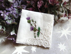Bogáncs virág hímzett textil zsebkendő