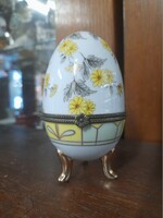 French Limoges porcelain flower pattern egg box, bonbonnier, jewelry holder. 10 Cm.