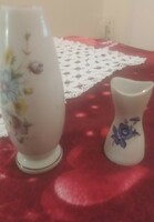 Aquincumi jelzett porcelán vázák