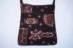 Hand-embroidered medium-sized zip-up women's shoulder bag made of black, bronze floral Indian sari