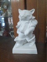 White porcelain figure with boots from Herend. 15 Cm.