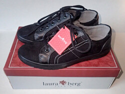Új címkés Laura Berg 38-as méretű fekete női cipő saját dobozában