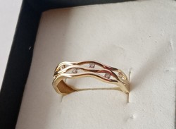 14k gold ring with stone, wave pattern