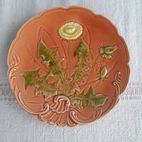 Historicizing (xixth century) majolica decorative wall plate, 15.5 cm