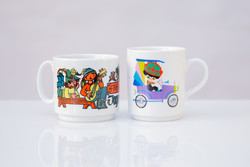 Pair of porcelain mugs with a retro pattern