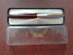 Vintage gold-tipped Melbi pen