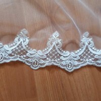 Fty112 - 1 layer, embroidered lace edge snow white bridal veil 300x150cm