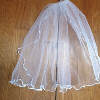 Fty19 - 1 layer, wavy satin edge, snow white mini wedding veil 50x100cm