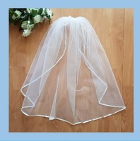 Fty02 - 1 layer, satin edge, snow white mini bridal veil 30x50cm