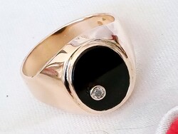 Férfi arany pecsétgyűrű brill és onix kővel