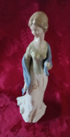 Értékes porcelán nő kék kendővel (26 cm.)