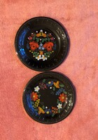 Granite, glazed ceramic wall plate decorated with black hand-painted flowers 24 cm