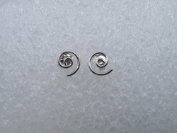 UK0144 Spirál formájú ezüst fülbevaló bedugós 925
