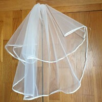 Fty62 - 2-layer ecru mini bridal veil with satin edge 30/50x50cm