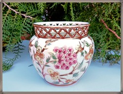 New condition, beautiful Zsolnay porcelain bowl with an openwork rim pattern