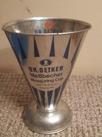 Dr. Oetker measuring cup