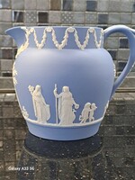 Wedgwood blue glazed interior English porcelain pouring pitcher milk jug 6.5 Dl collector's item
