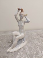 Aquincumi porcelán,fésülködő nő.