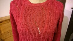 Rubinvörös női pulóver remek mintával M-L