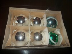 6 db üveg karácsonyfadísz, kopottak, 1979, függesztésük rendben
