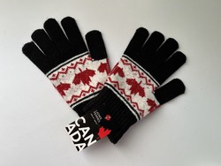 Canadian knitted gloves - maple leaf pattern