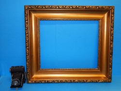 Excellent frame with an outer size of 56 x 50 cm
