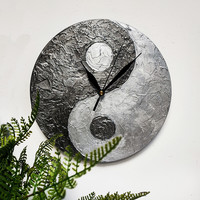 PilipArt: Ezüst Yin Yang kézműves falióra 25cm