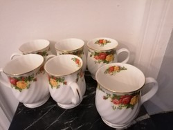 6 beautiful pink mugs in mint condition