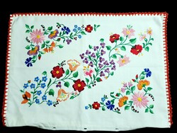 Kalocsai virág mintával hímzett párna huzat, díszpárna 56 x 40 cm