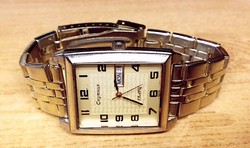 Szputnyik quartz elegant fashionable men's wristwatch, gold-plated metal buckle, mint condition
