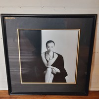 Eszenyi Enikő színésznő fotója, 27 x 27 cm