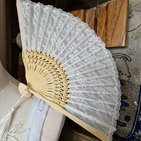 Wedding ele24 - off-white bridal lace fan
