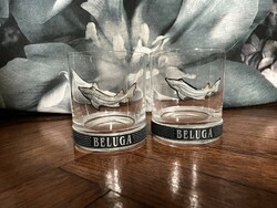 Beluga Premium Russian Vodka, pohár ónozott bálna motívummal