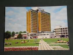 Képeslap, Balatonfüred, Marina szálló hotel látkép, park részlet emberekkel