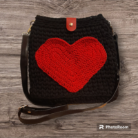 Új horgolt táska szív zsebbel
