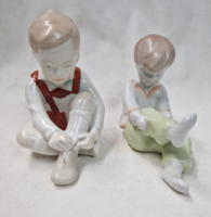 Aquincumi cipőjét kötöző fiú és lány porcelán figurák együtt hibátlan állapotban eladók